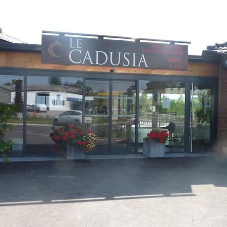 Logis Le Cadusia Hotel Chaource Bagian luar foto