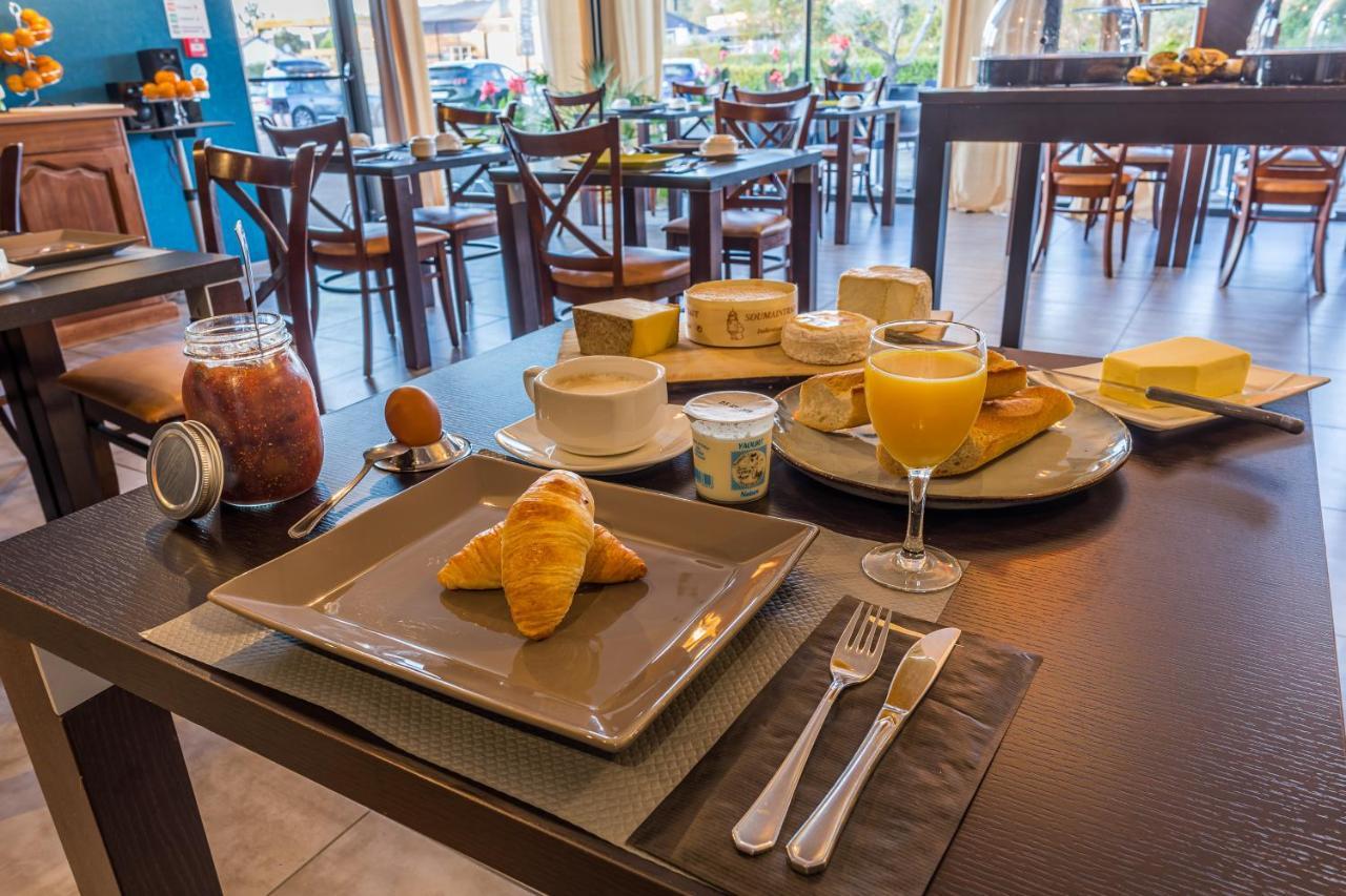 Logis Le Cadusia Hotel Chaource Bagian luar foto