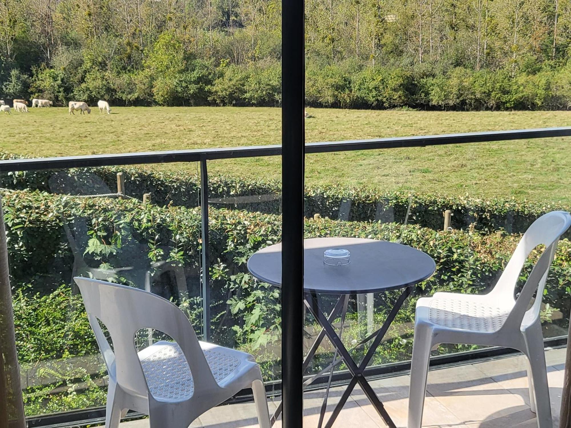 Logis Le Cadusia Hotel Chaource Bagian luar foto