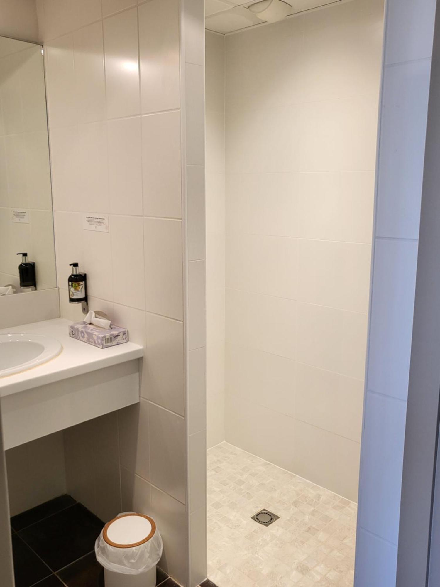 Logis Le Cadusia Hotel Chaource Bagian luar foto