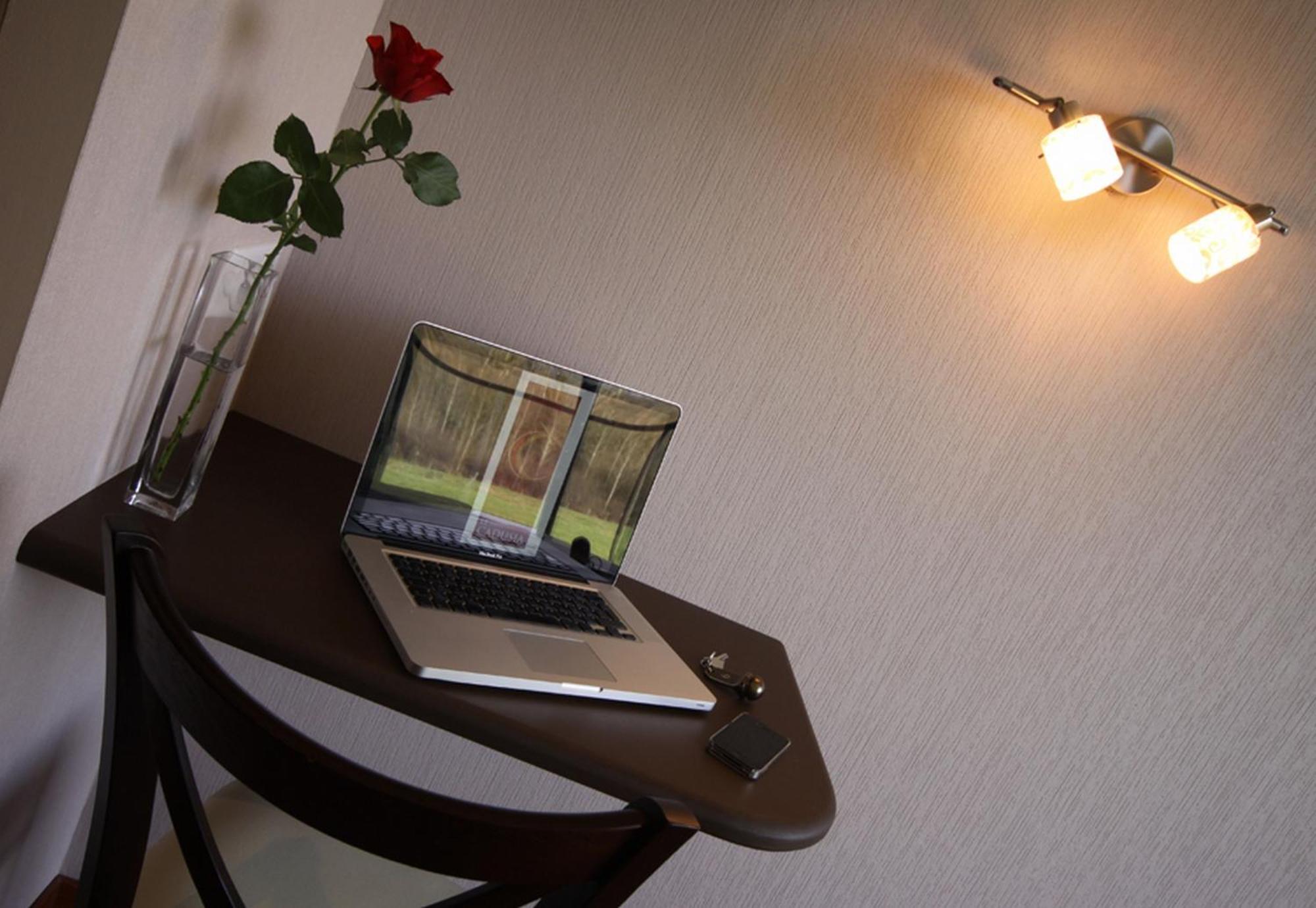 Logis Le Cadusia Hotel Chaource Bagian luar foto