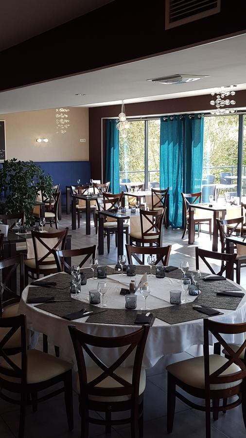 Logis Le Cadusia Hotel Chaource Bagian luar foto