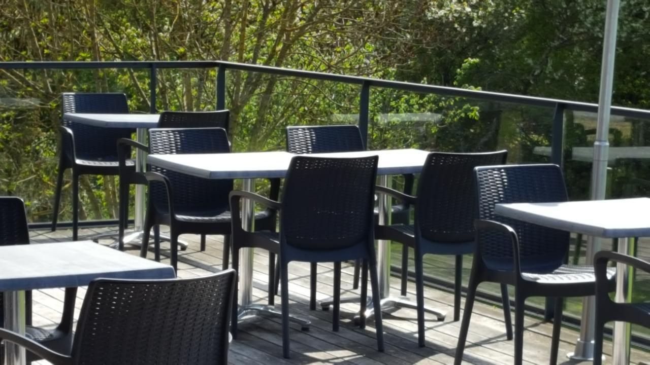 Logis Le Cadusia Hotel Chaource Bagian luar foto