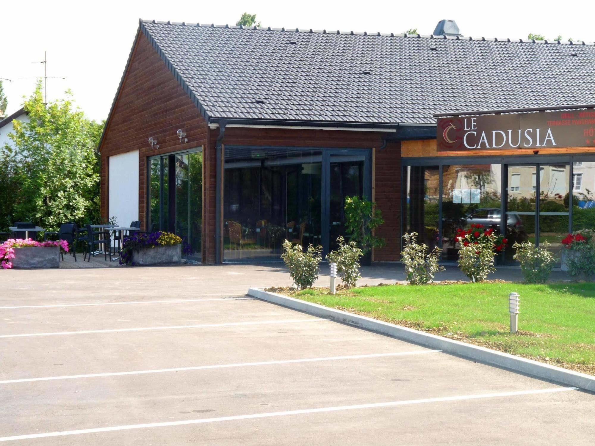 Logis Le Cadusia Hotel Chaource Bagian luar foto