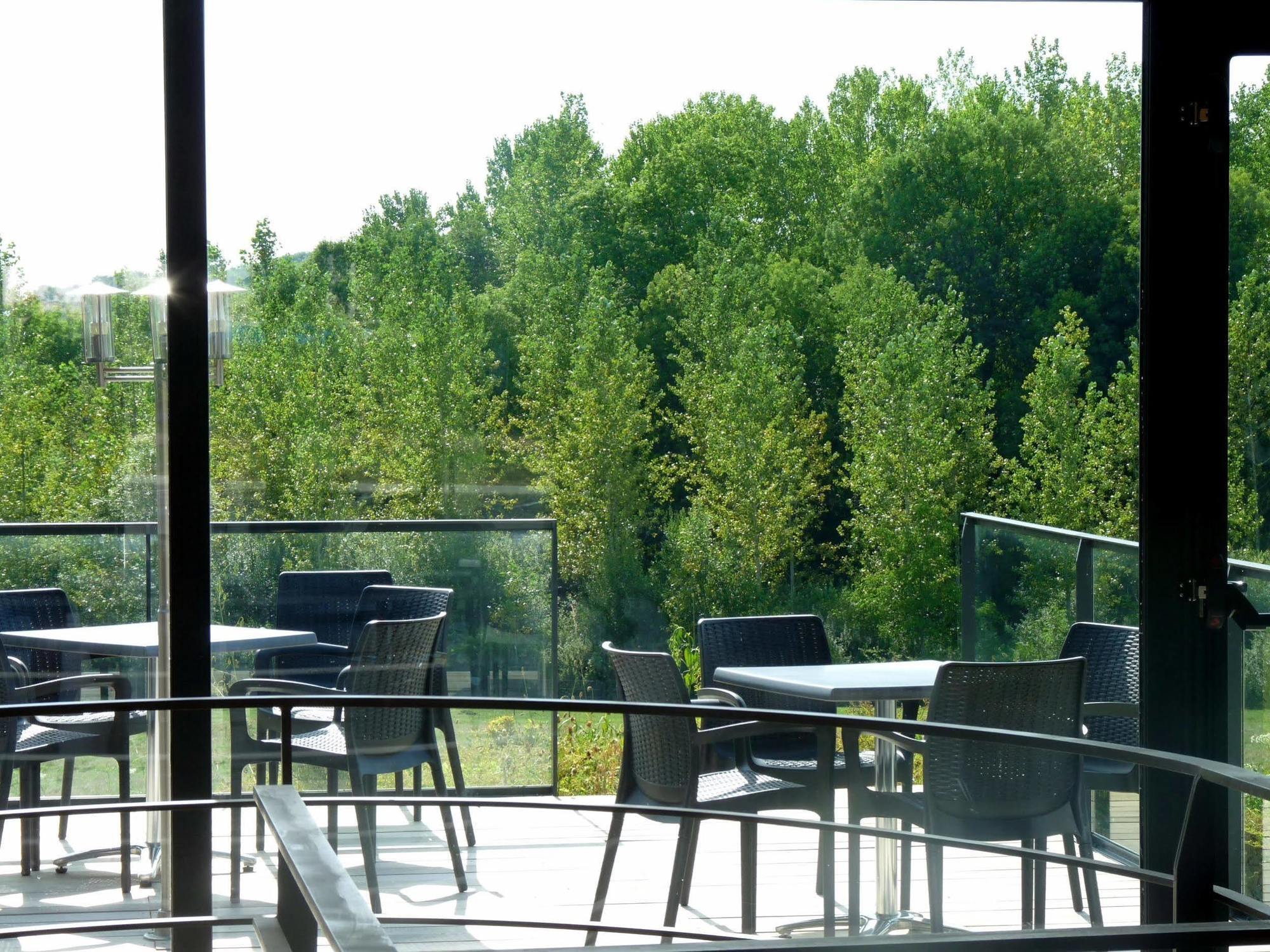 Logis Le Cadusia Hotel Chaource Bagian luar foto